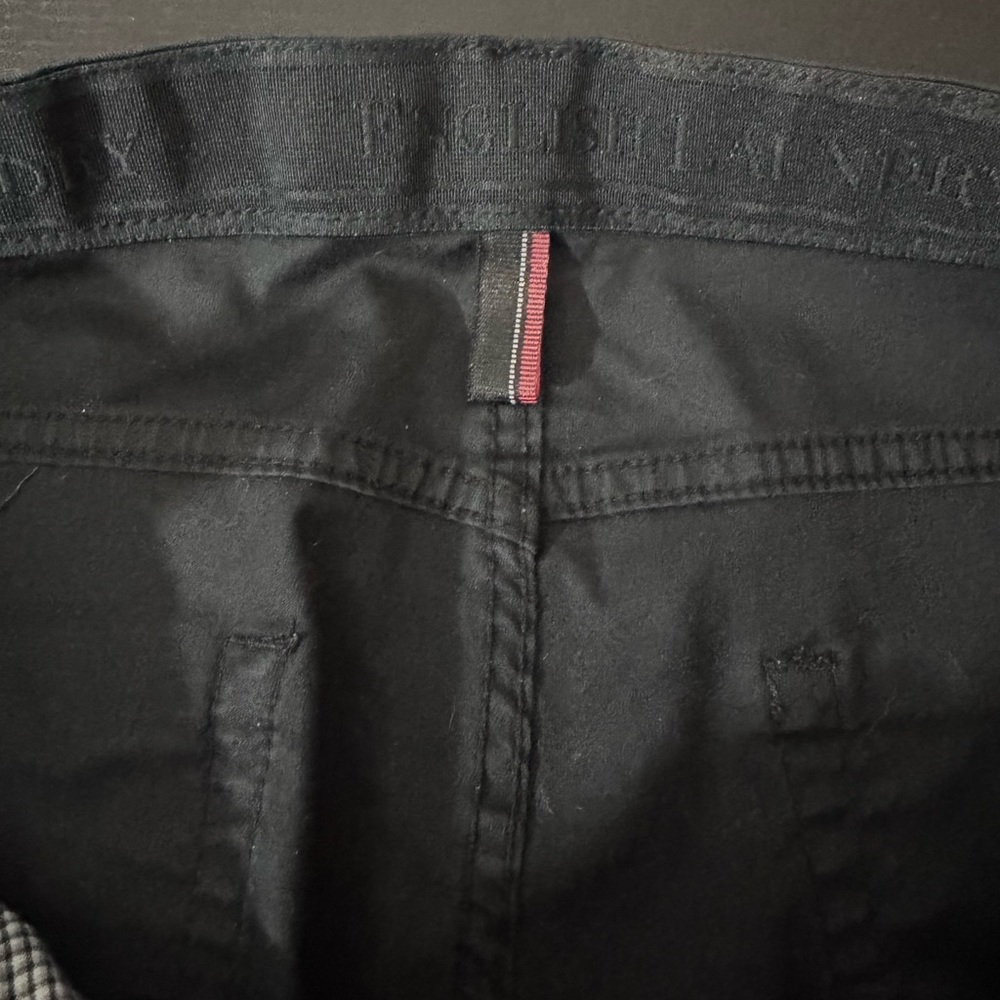 English Laundry men’s jeans. Black size 32x32. Like new no tags.